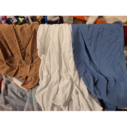 196 - 4 packs of new ladies clothing, size 4XL