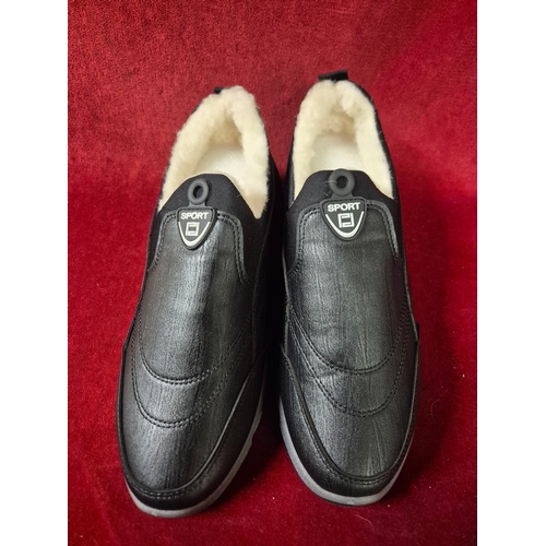 199 - New winter shoes say size 45 but more like size 40