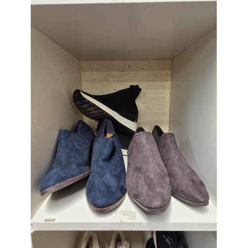 233 - Large quantity of Ladies shoes sizes 4/5/6/7 some never worn