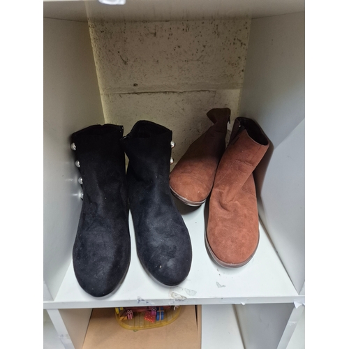 233 - Large quantity of Ladies shoes sizes 4/5/6/7 some never worn