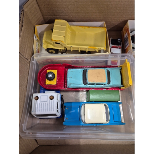 301 - Box of collectors cars and other vehicles to include Corgi, Matchbox, Dinky etc