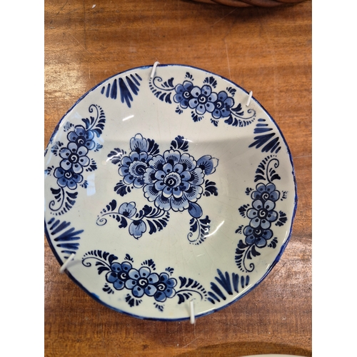 317 - Selection of ceramic plates to include Grindley, blue delft, Royal Doulton Brambly Hedge, Myott Meak... 