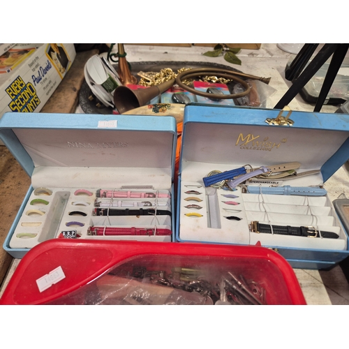 345 - Mixed lot to include jewellery, telescope, copper horns, keys etc