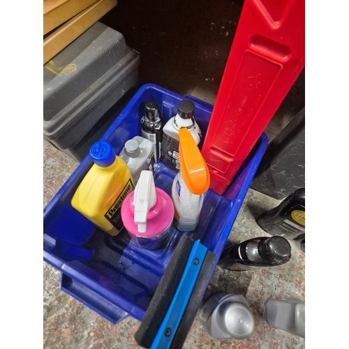 352 - Tub of car cleaning and accessories