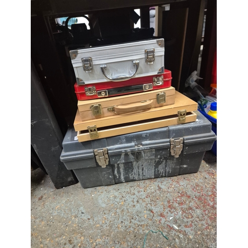 353 - 5 various carry cases