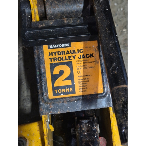 169 - Halfords hydraulic 2 tonne trolley jack
