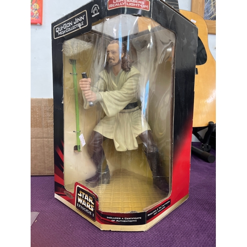 125 - Star Wars  Episode  Qui-Gon Jinn mega collectible, boxed and unused