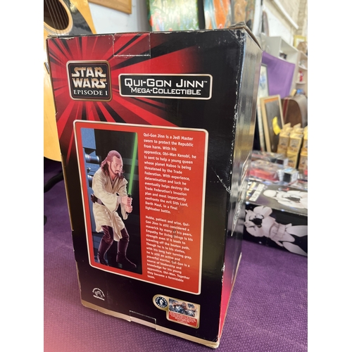 125 - Star Wars  Episode  Qui-Gon Jinn mega collectible, boxed and unused