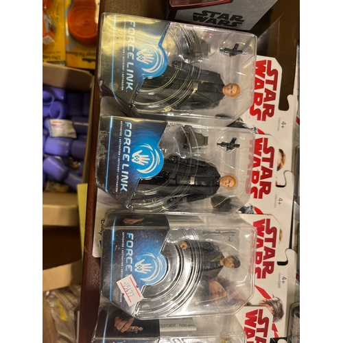 167 - Star award  Force Link figures x 11 new and unused