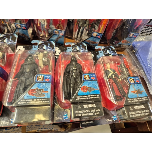 181 - 17 x Star Wars Rogue One figures, new in packets