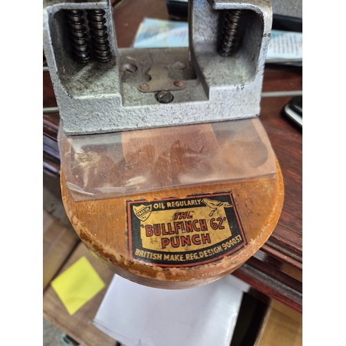 257 - Collection of stationery to include a Vintage hole punch, scientific calculator and a dual power cal... 