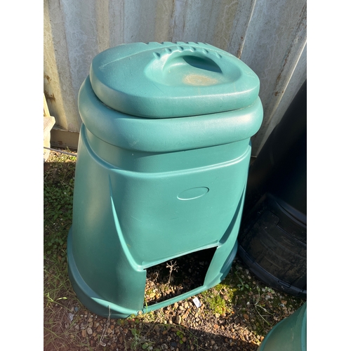485 - 2 compost bins and a water butt