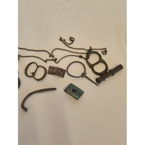 33 - Small bag of metal detecting finds