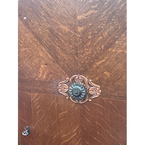 318 - Gentleman’s Art Deco style burr walnut piece, likely dating from the 1920s or 1930s. Matches previou... 