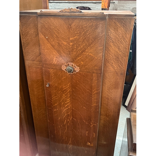 318 - Gentleman’s Art Deco style burr walnut piece, likely dating from the 1920s or 1930s. Matches previou... 