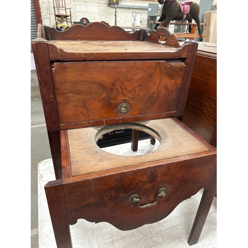325 - Late 18th Century Georgian mahogany bedside cabinet / commode for restoration or conversion. Lovely ... 
