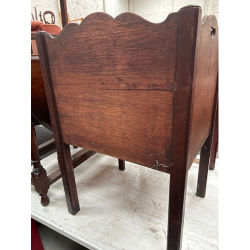 325 - Late 18th Century Georgian mahogany bedside cabinet / commode for restoration or conversion. Lovely ... 