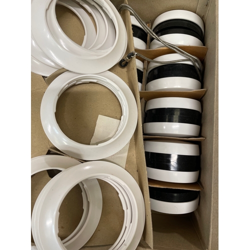 400 - Polyblok terminals, Ceiling roses, 30/50 amp cooker unit, sanding blocks.