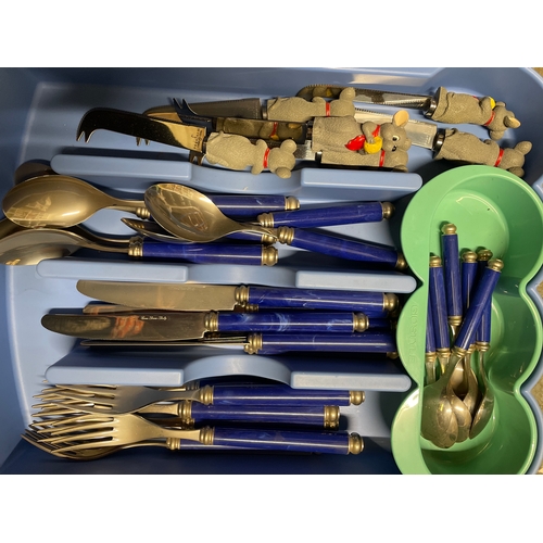 260 - vintage Sagaform cheese knives featuring mouse-shaped handles with red collars, and Ema Posateria? b... 