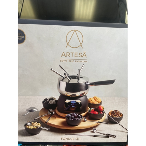 204 - Artesà Deluxe Stainless Steel Fondue Set for 6 people featuring a rotating lazy susan turntable
