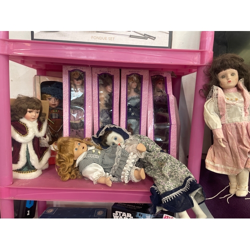 205 - Porcelain doll collection. 5 are boxed plus a further 4