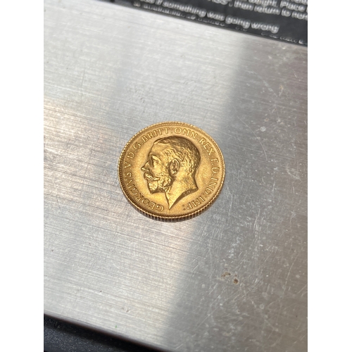 27 - 1914 King George V 22ct Gold Half Sovereign,&nbsp;features the 