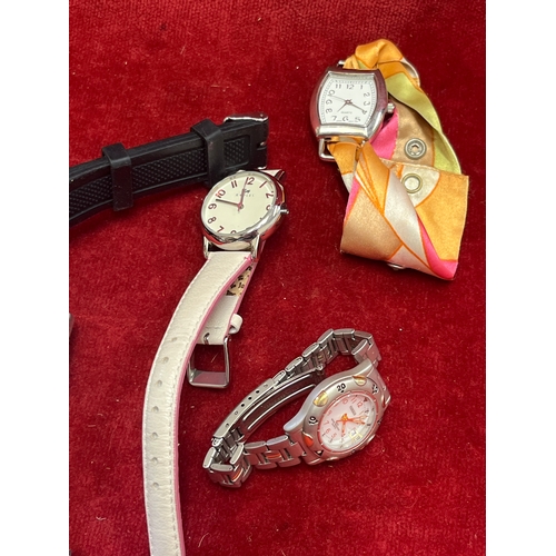 11 - 10 mixed ladies watches to include next and D&G&nbsp;