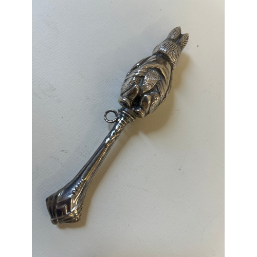 17 - A vintage sterling silver child&rsquo;s rattle featuring a Peter Rabbit figure. Marked 925 & wit... 