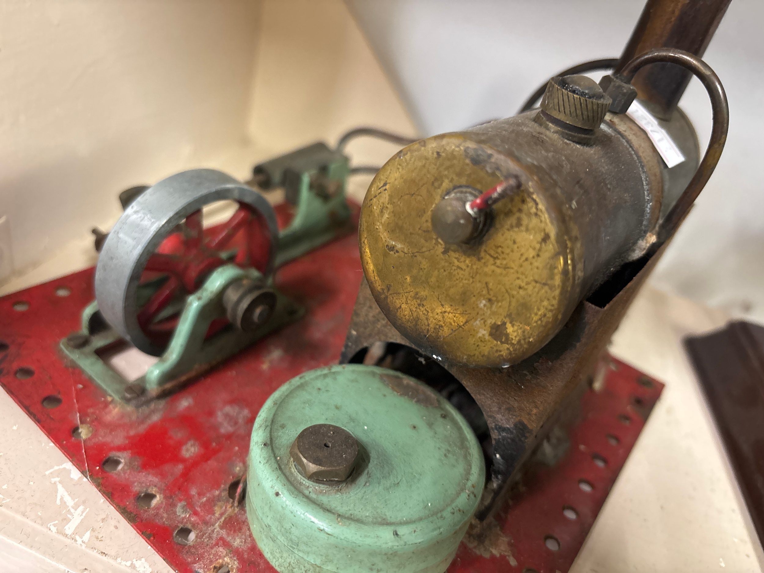 vintage Mamod S.E.1 Stationary Engine live steam toy engine on a red ...
