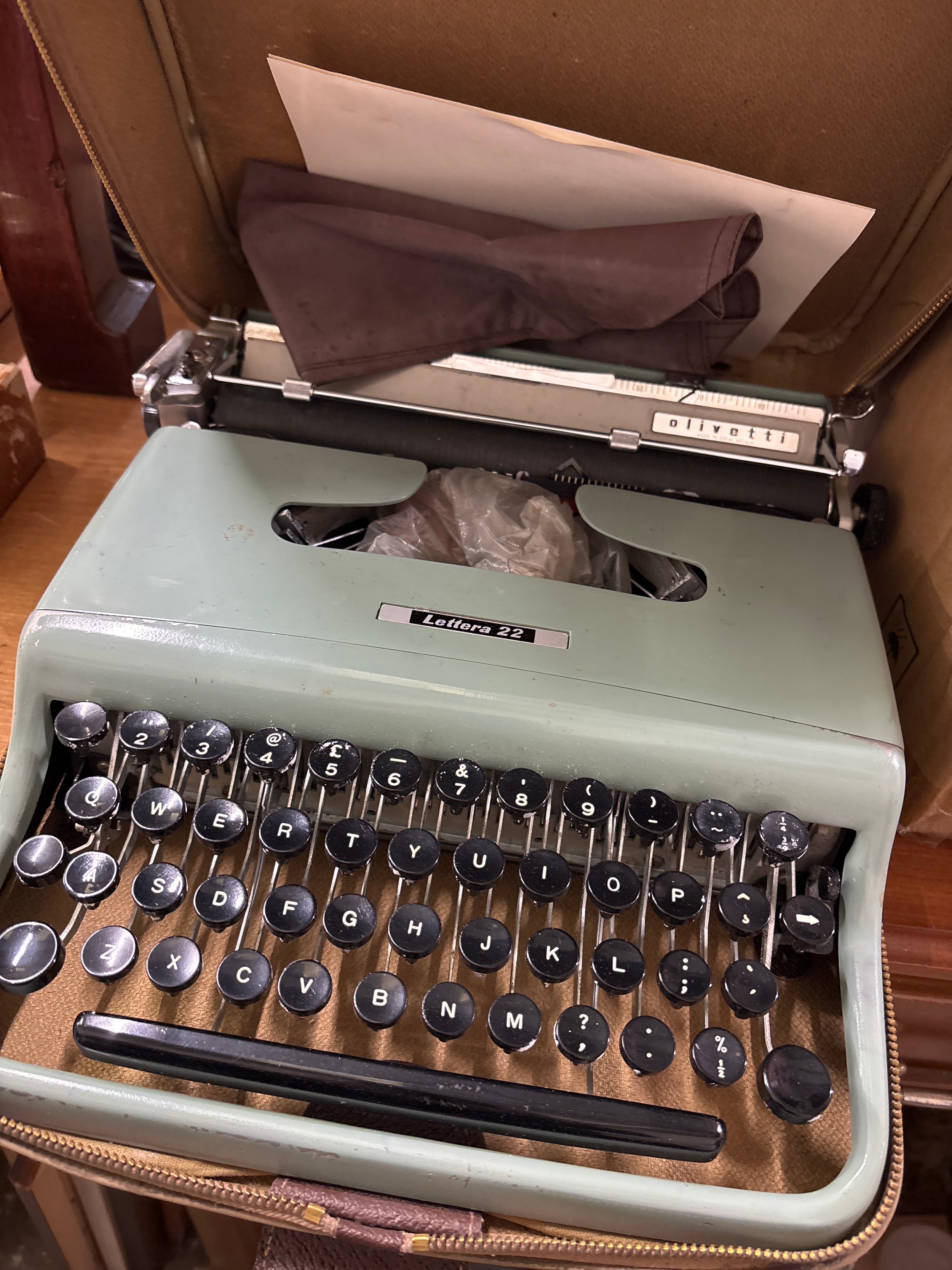 Vintage Olivetti Typewriter. Lettera 22