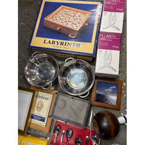 Mixed lot, 3D pin art board, stainless dishes, lamp base, books ...