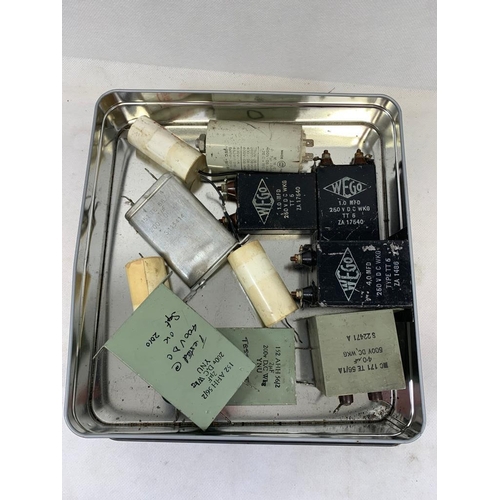 320 - Box of capacitors