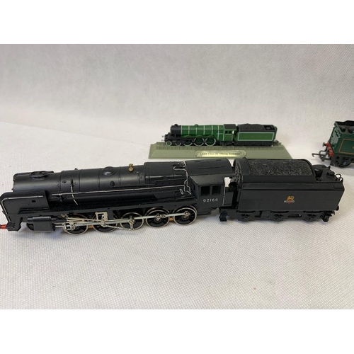 93 - 92116 2-10-0 black , Hornby intercity , BR class 0-6-0 diesel shunted 08201,1 x coal tender not powe... 