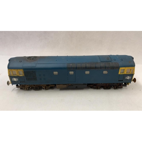 250 - 0 Gauge LIMA Class 33 weathered BR Blue 
 condition 5 
  
 823