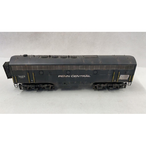 263 - 0 Gauge K Line Penn Central B Unit smoke & DCC Sound engine, slight weathering 
 Condition 2 
  
 83... 