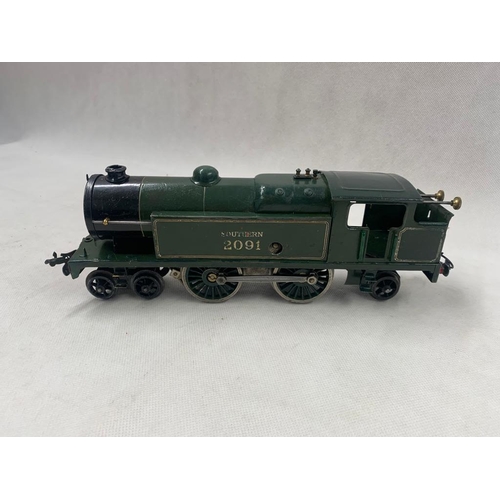 430 - Hornby 0 Gauge Clockwork no.2 special tank engine 4-4-2 in SR Green livery, Playworn 
 Condition 3-4... 