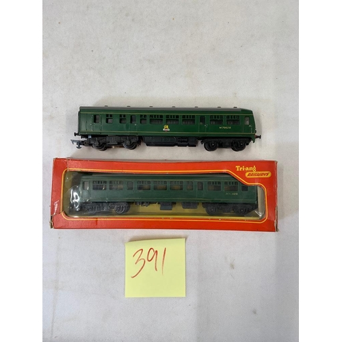 1 - TRIANG BR Green R157 R158 power & Dummy 1 boxed  
 Condition 2 
 Photo 391