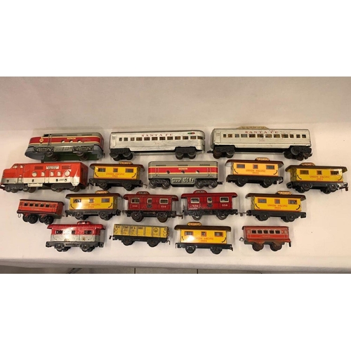 125 - 18 x MAR - Marx 0 Gauge passenger rolling stock & Dummy engines, well playworn 
 Condition 5 
 894