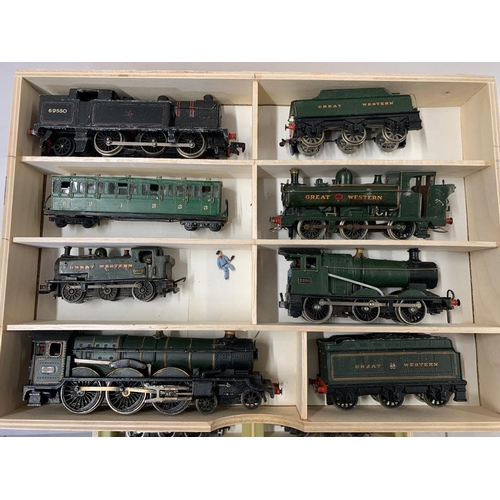 238 - Collectors chest of mixed engines. Hornby Dublo/LIMA assorted steam and diesel loco collection. D610... 