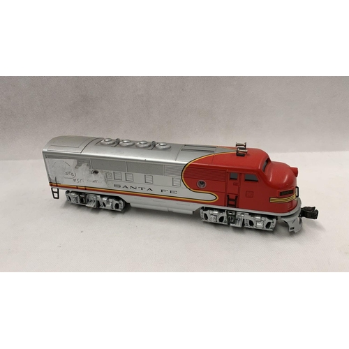 261 - Williams by Bachmann 0 Guage electric bo-bo diesel model for 3 rail layout, Red and silver Santa Fe ... 