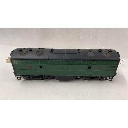 271 - Gauge LIMA Central Diesel Locomotive possibly C-8 
 Cond 4 
  
 844