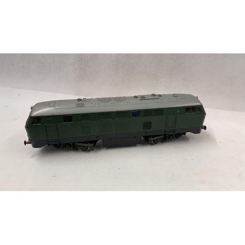 277 - 0 Gauge LIMA BR216 in BR Green 
 Condition 4 
  
 850