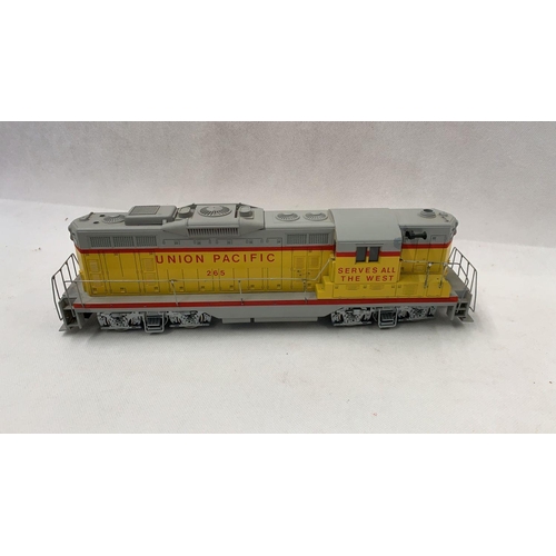 284 - Atlas 0 Gauge Union Pacific GP-9 
 Condition 4 
  
 857