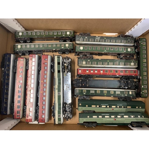 285 - AC Gilbert, Marklin Etc Passenger coaches, 13 x Metal, 4 x plastic 
 Condition 4  
 627