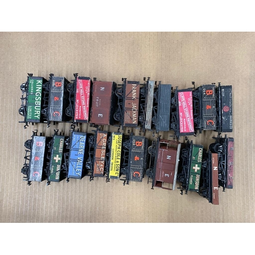 307 - Box of Peco Vintage freight wagons 
 Condition 3 
  
 649