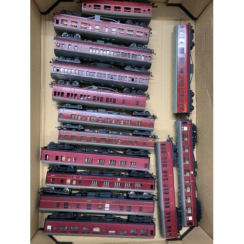 329 - 14 x 00 Gauge plastic mixed TTR, TRIANG, LIMA all LMS maroon carriages 
 Condition 5 
  
 587