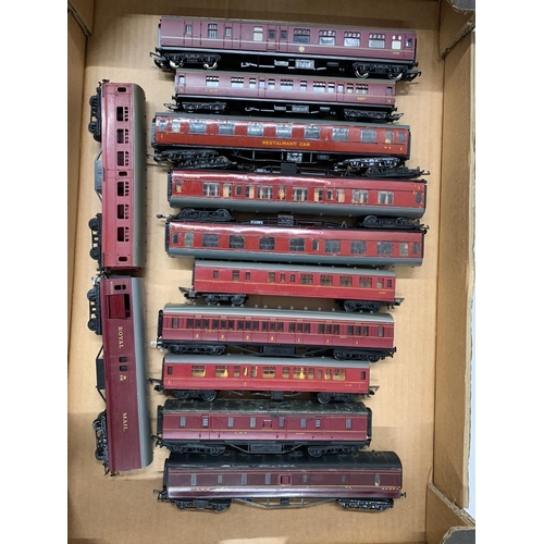 341 - 12 x 00 gauge plastic Joeuf, Bachmann, Kitmaster mixed maroon carriages 
 Condition 4 
  
 599