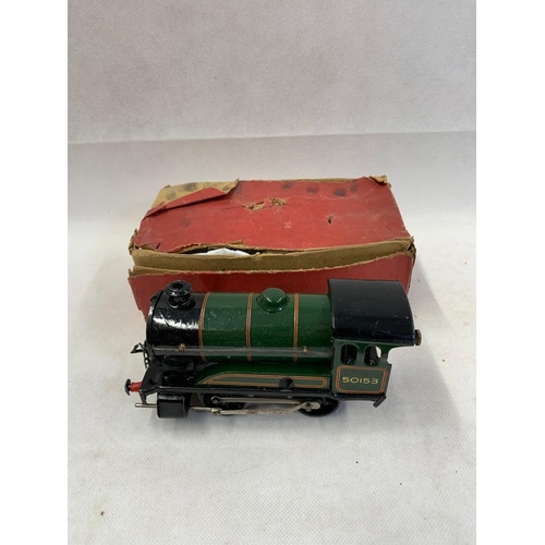 420 - Hornby 0 Gauge clockwork tank engine no.50 with key, engine playworn, box very bad condition 
 Condi... 