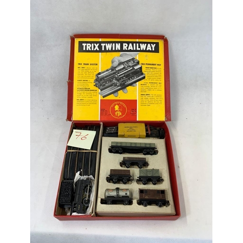 447 - Trix 00 boxed goods set with 0-4-0 engine 31829 & tender in BR black with 5 4xwheel goods inc freigh... 