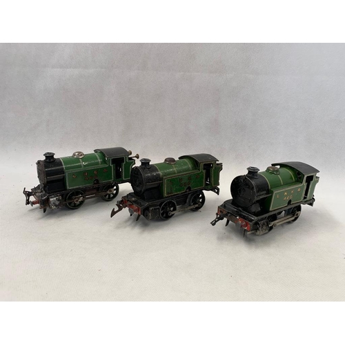 464 - 3 x Hornby 0 Gauge clockwork engines type 101, 0-4-0 tank engines, very play worn with losses 
 Cond... 